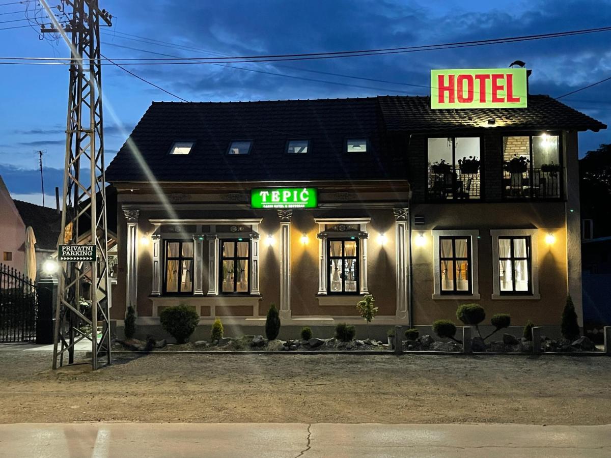 Tepic Garni Hotel Temerin Экстерьер фото